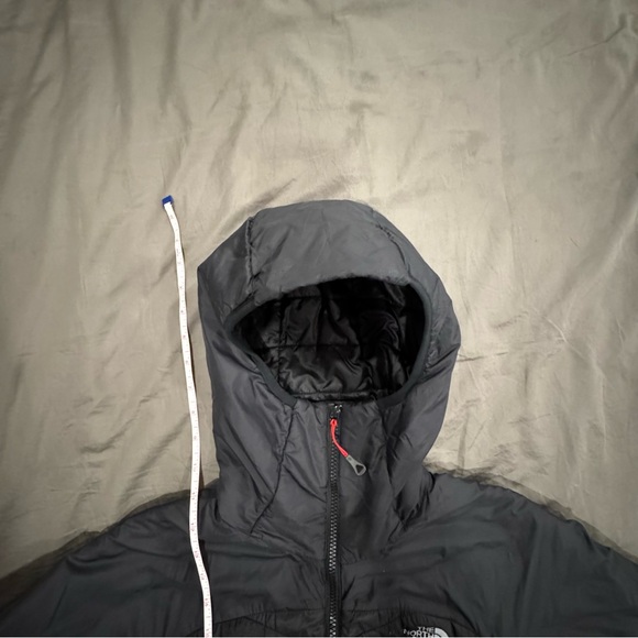 The North Face Black Ski Jacket with Quilted Design and Hood - Picture 15 of 15